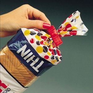 NWOT 30 Piece Reusable Bag Sealing Gator Clips - Free with any purchase